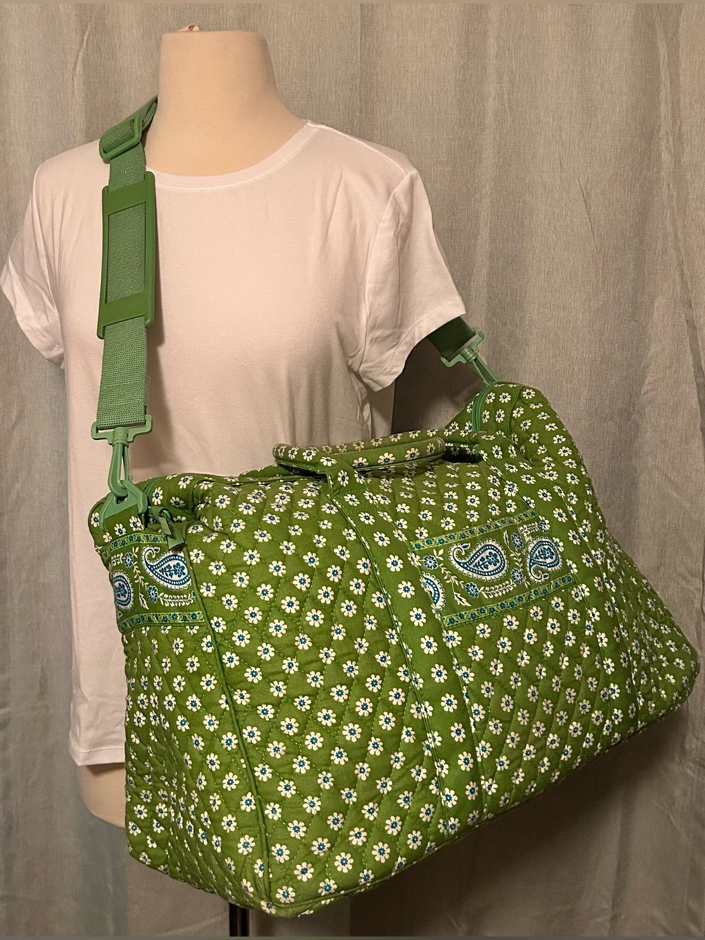 Vera Bradley retired vintage weekender travel bag - Picture 4 of 15